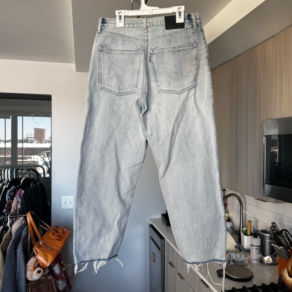 Levi's Premium Barrel Crop Jeans Light Wash 29 - Picture 11 of 16